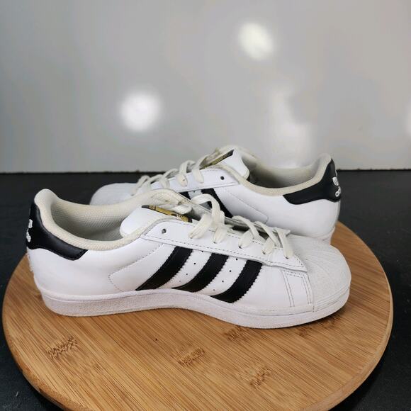 Sz 5 Youth Fit 6.5Women's Adidas Superstar 010791 White Black Leather Sneakers - Picture 5 of 8